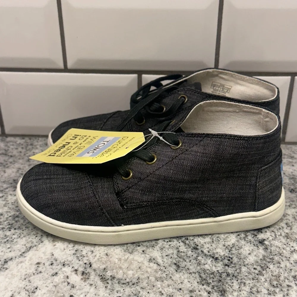 TOMS Kids Youth‎ Size 2 Paseo Mid Sneaker Black Chambray Lace Up Casual Skater